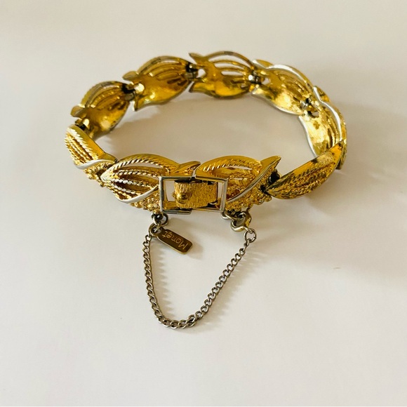 Vintage Signed Monet 1970s Textured Fish Retro Bracelet. - Picture 6 of 6